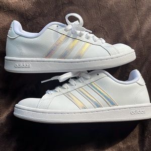 Women’s White Adidas shoes size 7